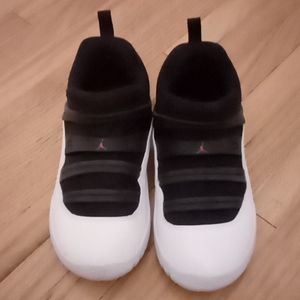 Jordan 11 Kids 2Y